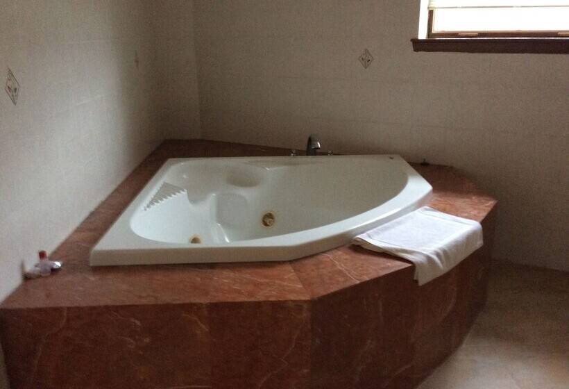 Мотель Village Inn