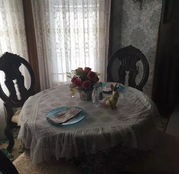 Queen Anne Bed And Breakfast