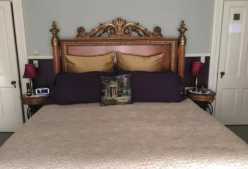 Queen Anne Bed And Breakfast