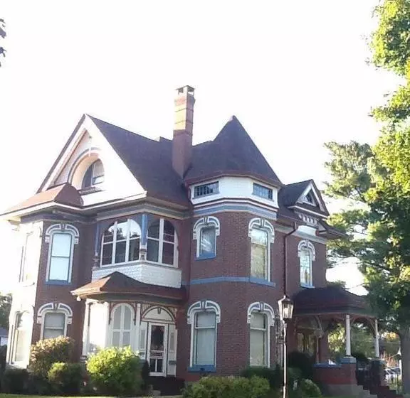 Queen Anne Bed And Breakfast