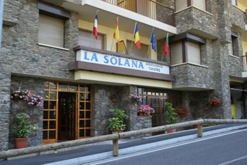 هتل Apartamentos La Solana