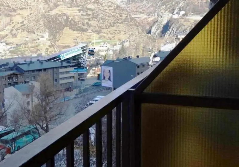 هتل Apartamentos La Solana