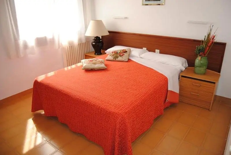 هتل Apartamentos La Solana
