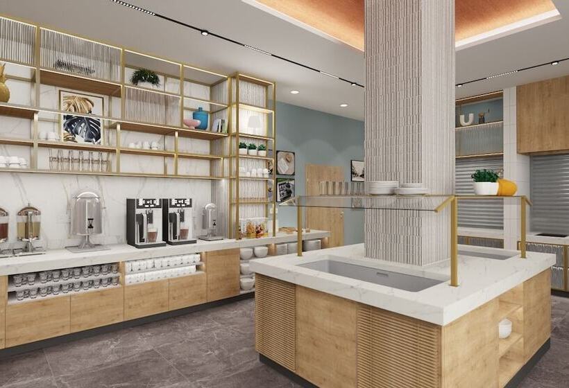 هتل Hilton Garden Inn Radom