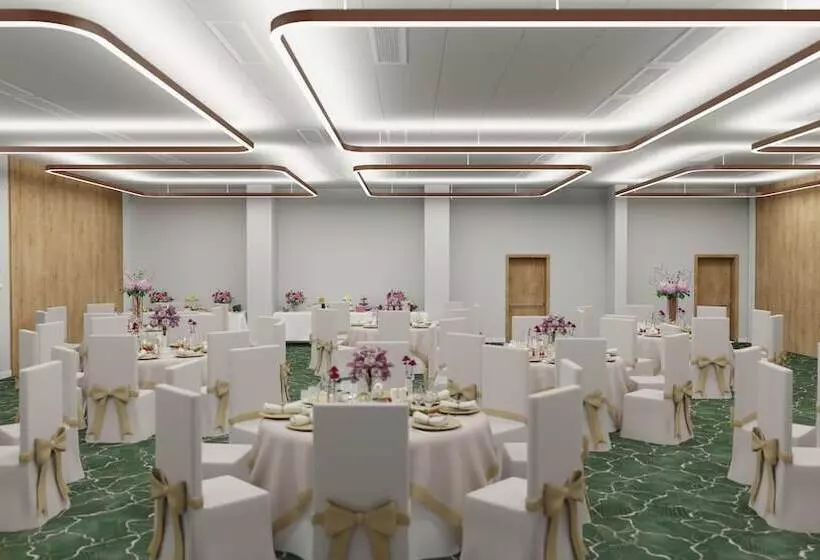 ホテル Hilton Garden Inn Radom