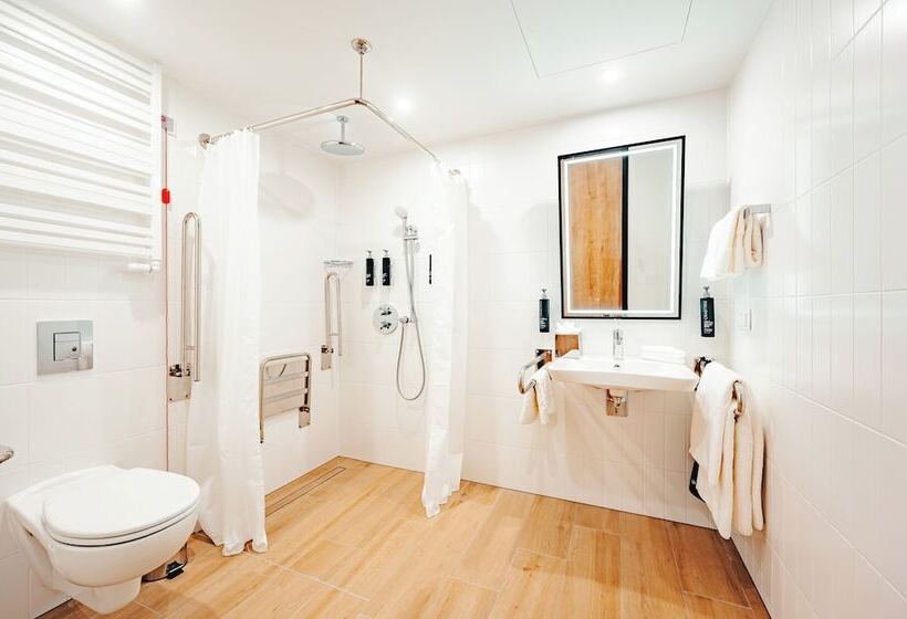 هتل Hilton Garden Inn Radom