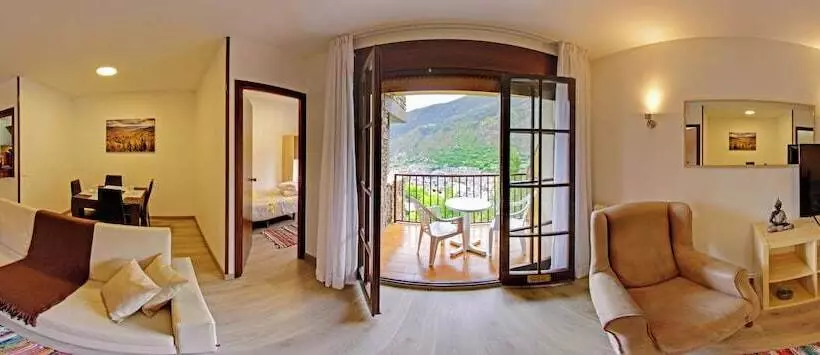 هتل Apartamentos La Solana