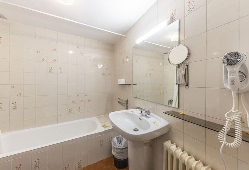 هتل Apartamentos La Solana