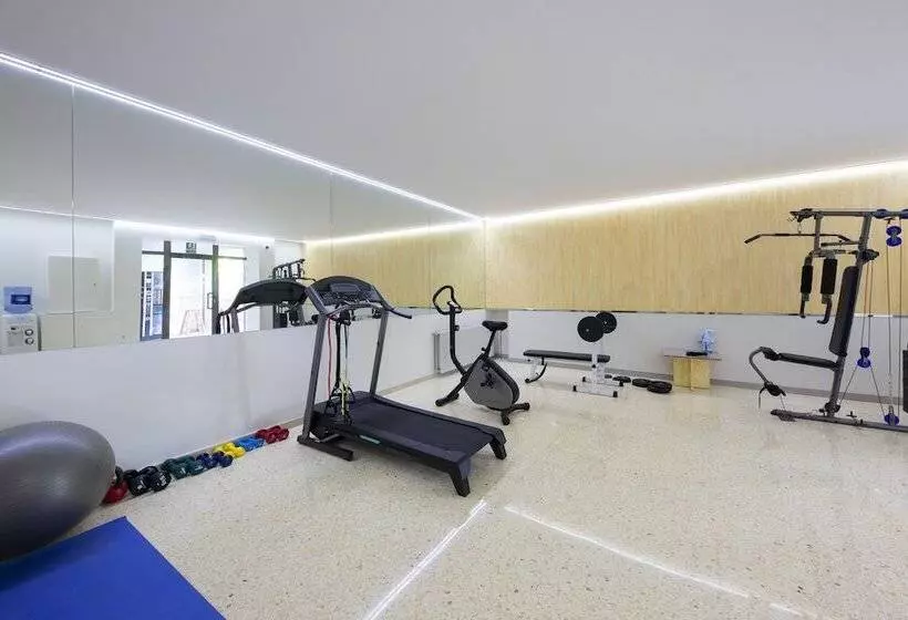 هتل Apartamentos La Solana