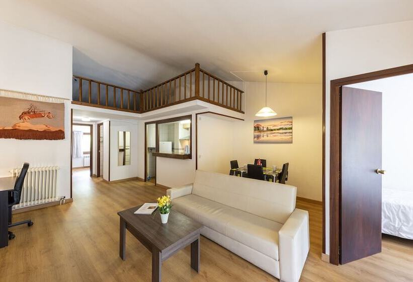 هتل Apartamentos La Solana