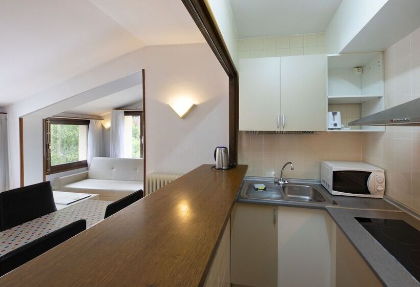 هتل Apartamentos La Solana