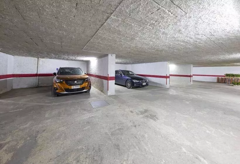 هتل Apartamentos La Solana