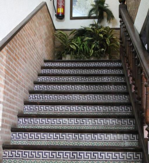 호스텔 Hostal Don Lucas