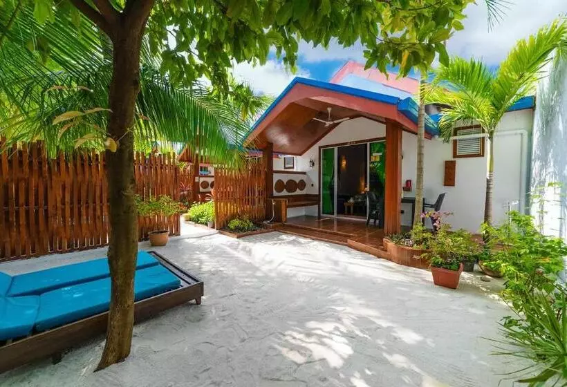تختخواب و صبحانه Beach Villa Ukulhas