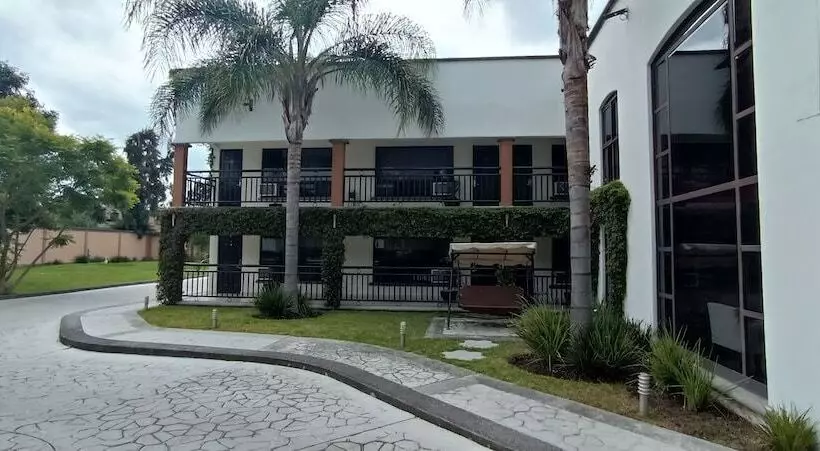 ホテル Ejecutivo Aeropuerto