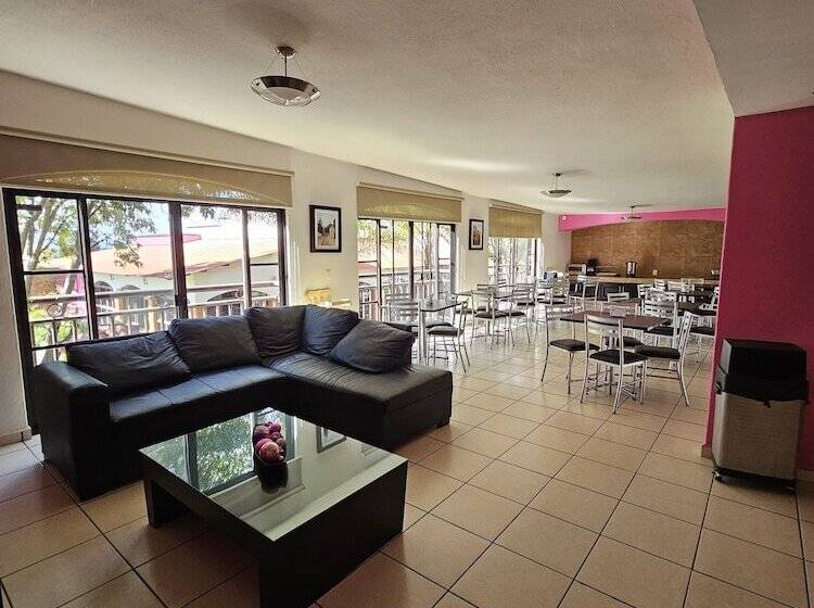 هتل Ejecutivo Aeropuerto