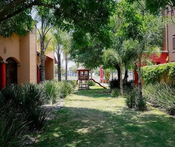 ホテル Ejecutivo Aeropuerto