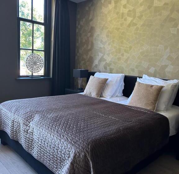 فندق Het Wapen Van Rhoon