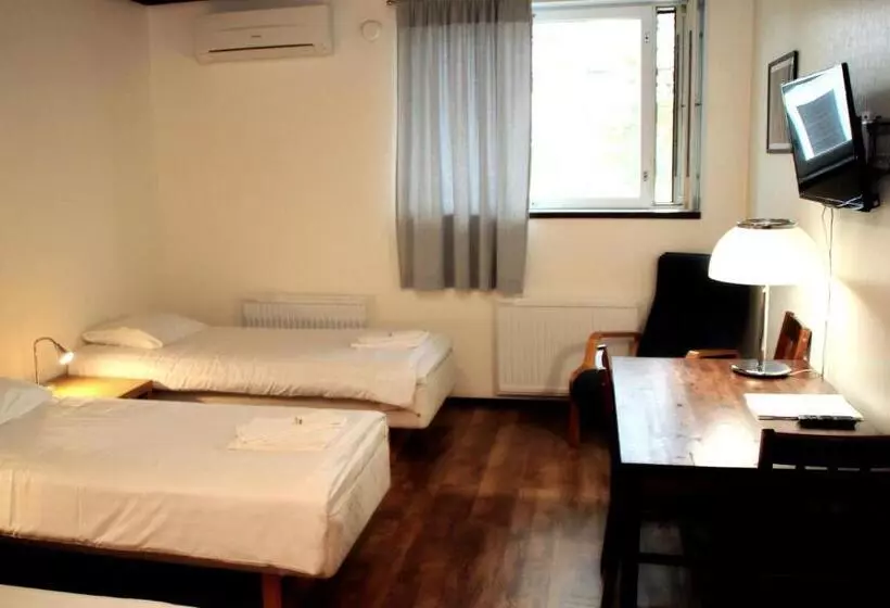 Hotelli Li Salpa
