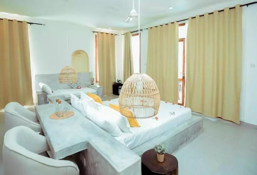 Hotelli Mnana Beach Bungalows