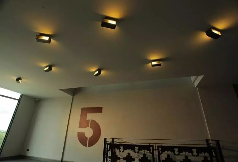 Hotel Space 59