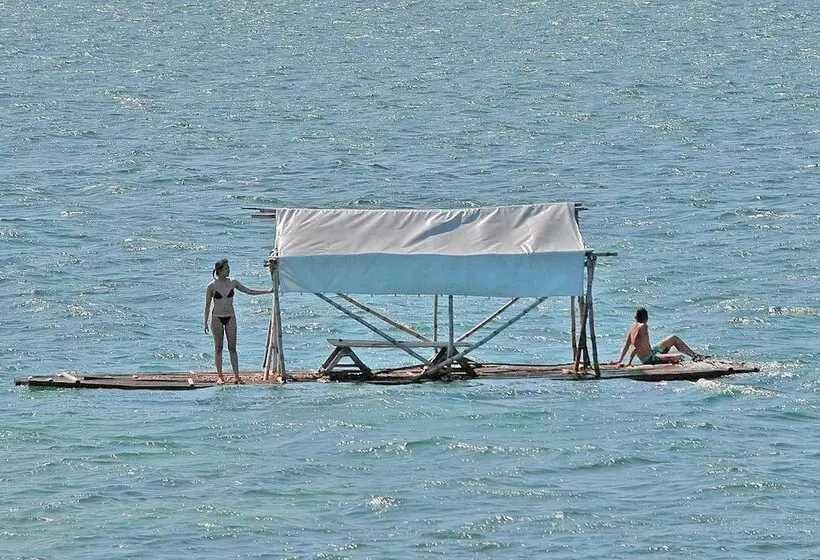 Lomakeskus Birdland Beach Club