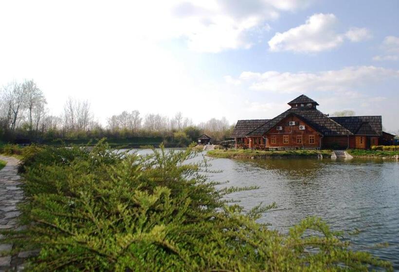 استراحتگاه Etno Selo Moravski Konaci