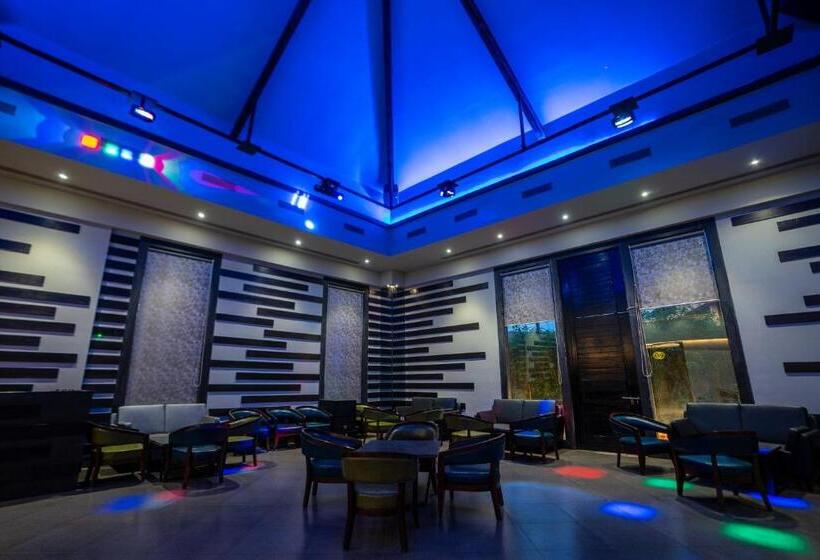 Resort Tropical Retreat By Zuper