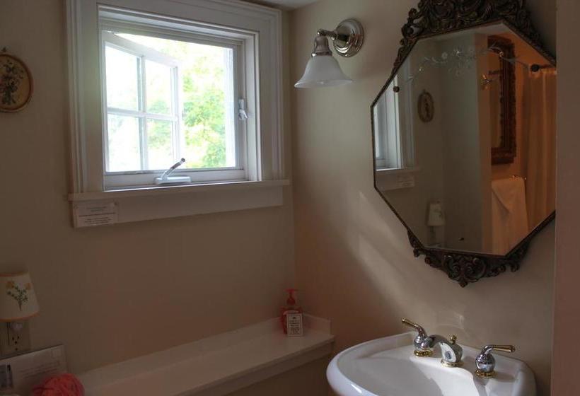 민박 Green River Bridge House