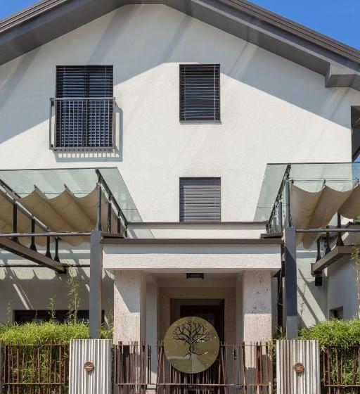 تختخواب و صبحانه Shangri La Rooms