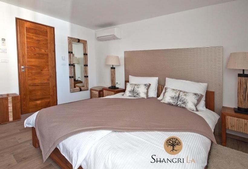 تختخواب و صبحانه Shangri La Rooms