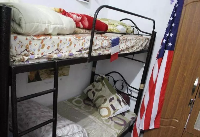 Bunksurfing Hostel