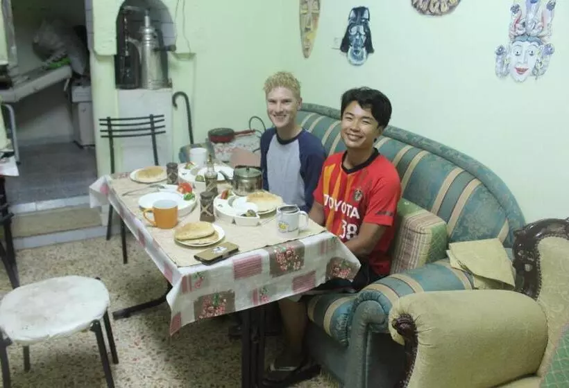 Bunksurfing Hostel