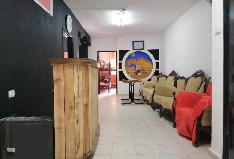 Bunksurfing Hostel