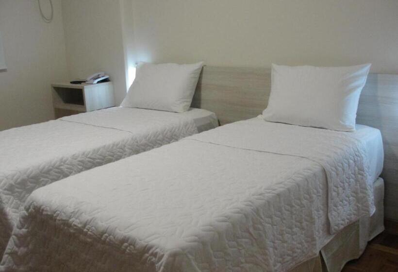 בית מלון כפרי Colatina Plaza