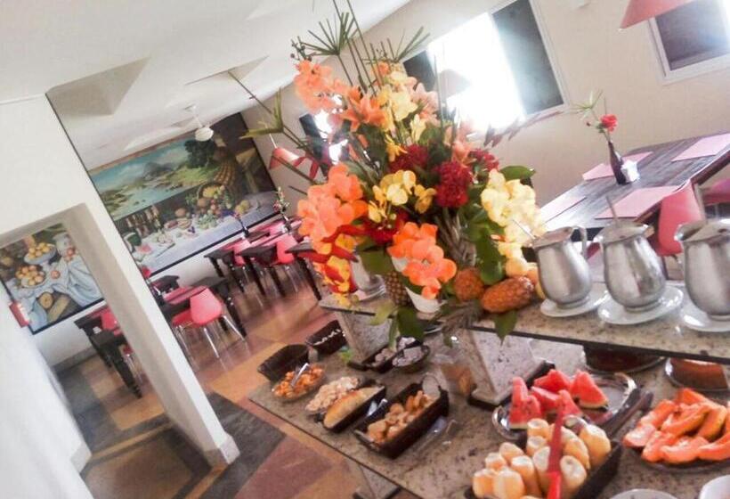 בית מלון כפרי Colatina Plaza