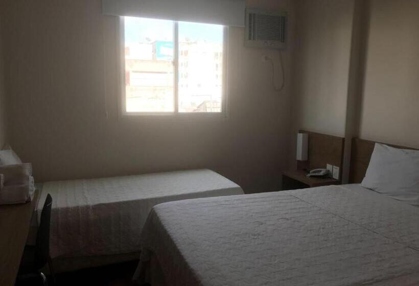 בית מלון כפרי Colatina Plaza