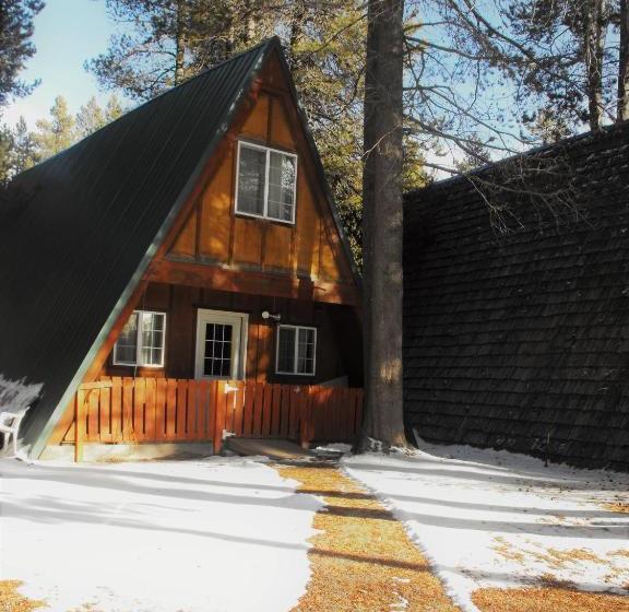 酒店 Eagle Crater Lake Inn