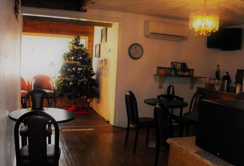 酒店 Eagle Crater Lake Inn