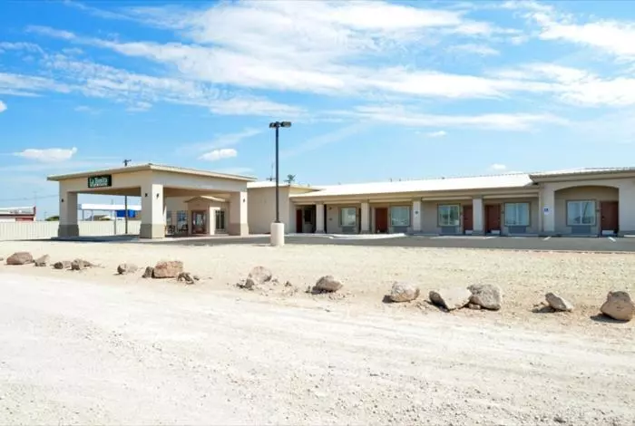 ホテル La Bonita Inn & Suites   Crane