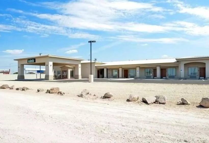 ホテル La Bonita Inn & Suites   Crane