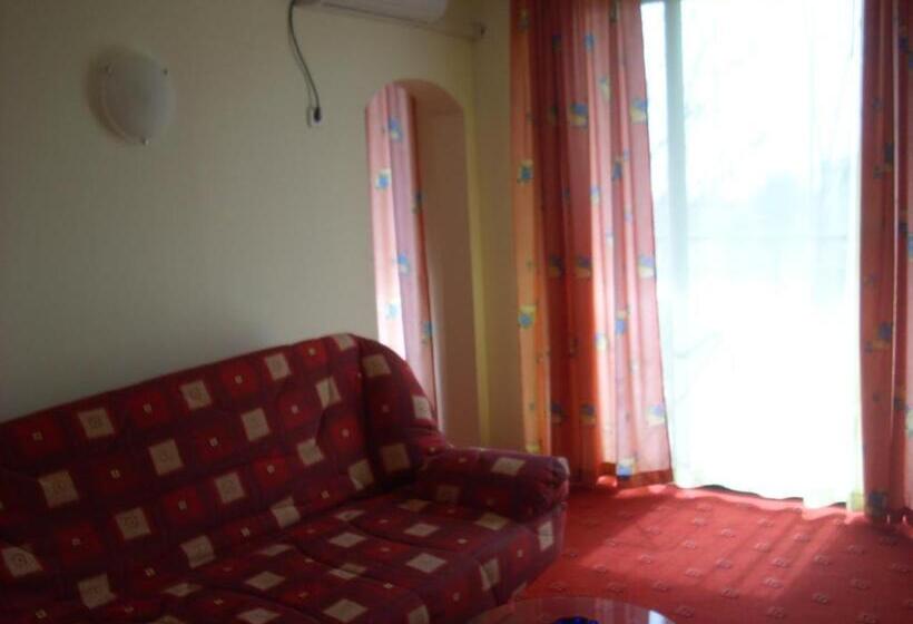 בית מלון כפרי Varvara