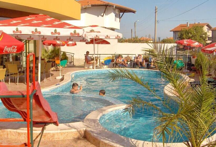 בית מלון כפרי Varvara