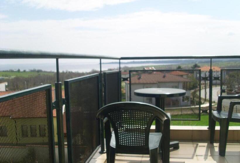 בית מלון כפרי Varvara