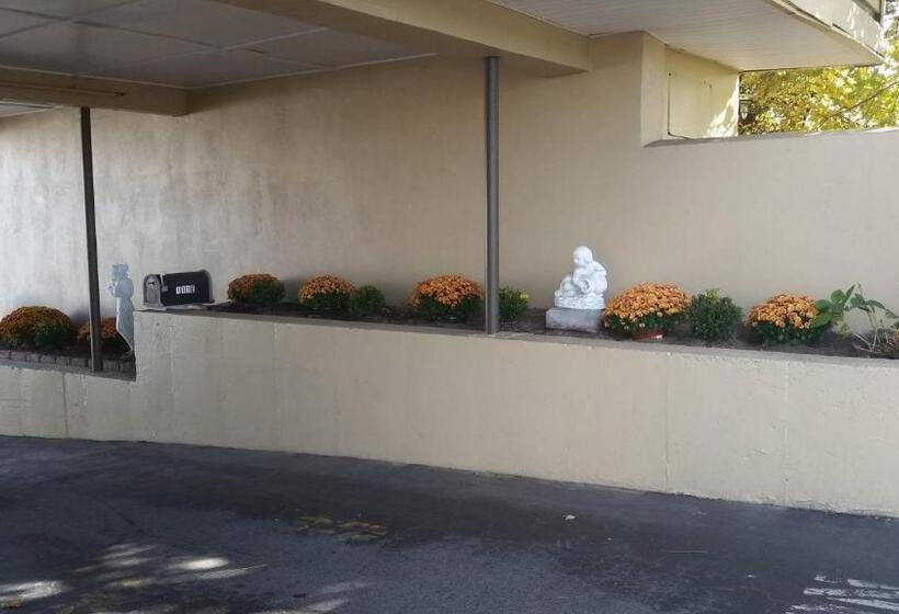 모텔 Attleboro Motor Inn