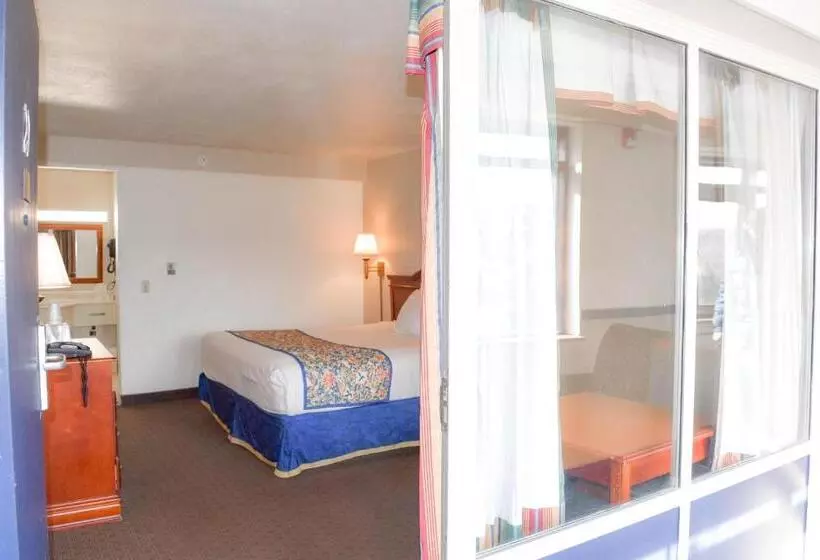モーテル Attleboro Motor Inn
