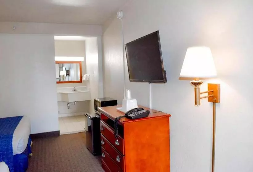 モーテル Attleboro Motor Inn