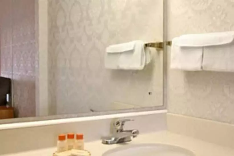 モーテル Attleboro Motor Inn