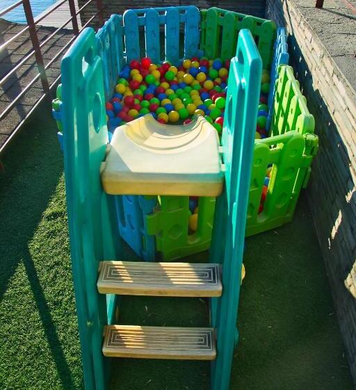 استراحتگاه Mystic Mountain