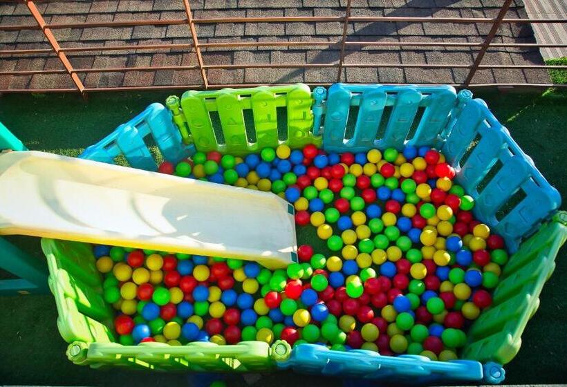 استراحتگاه Mystic Mountain